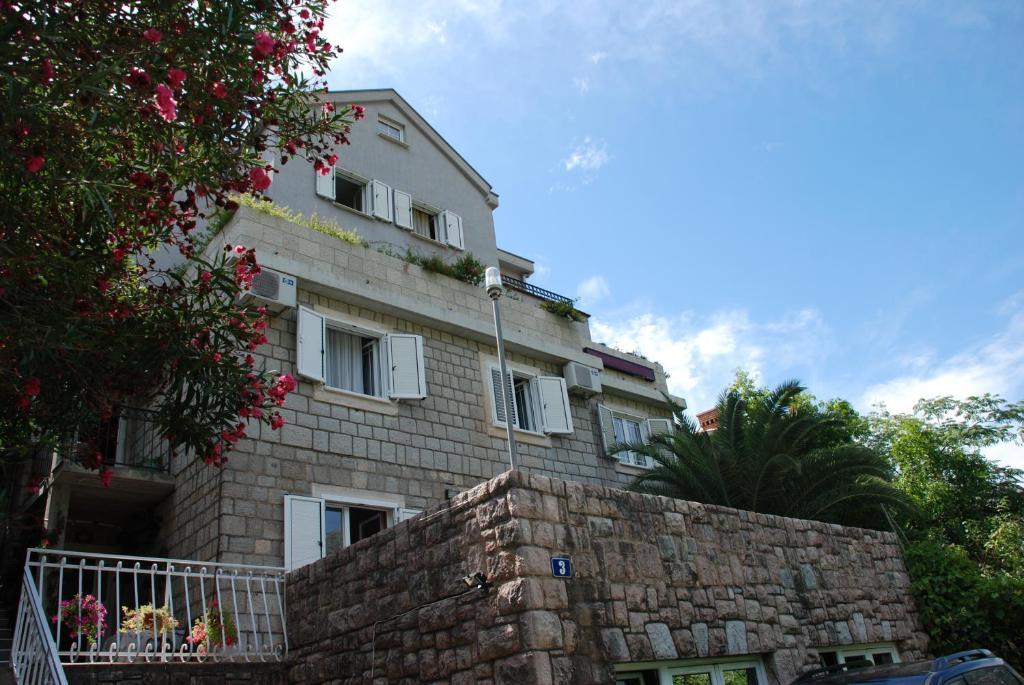 Affittacamere Springs & Sveti Stefan